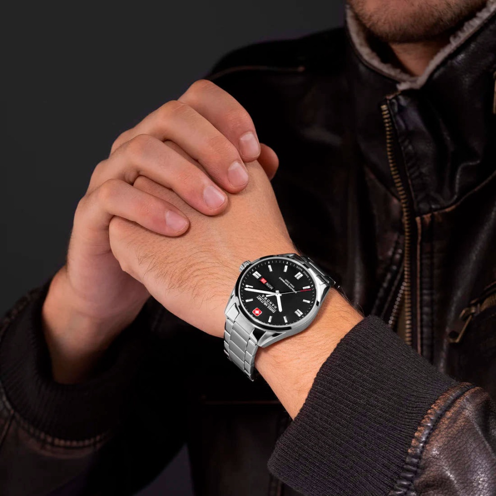 Часы Swiss Military Hanowa Roadrunner Maxed 			