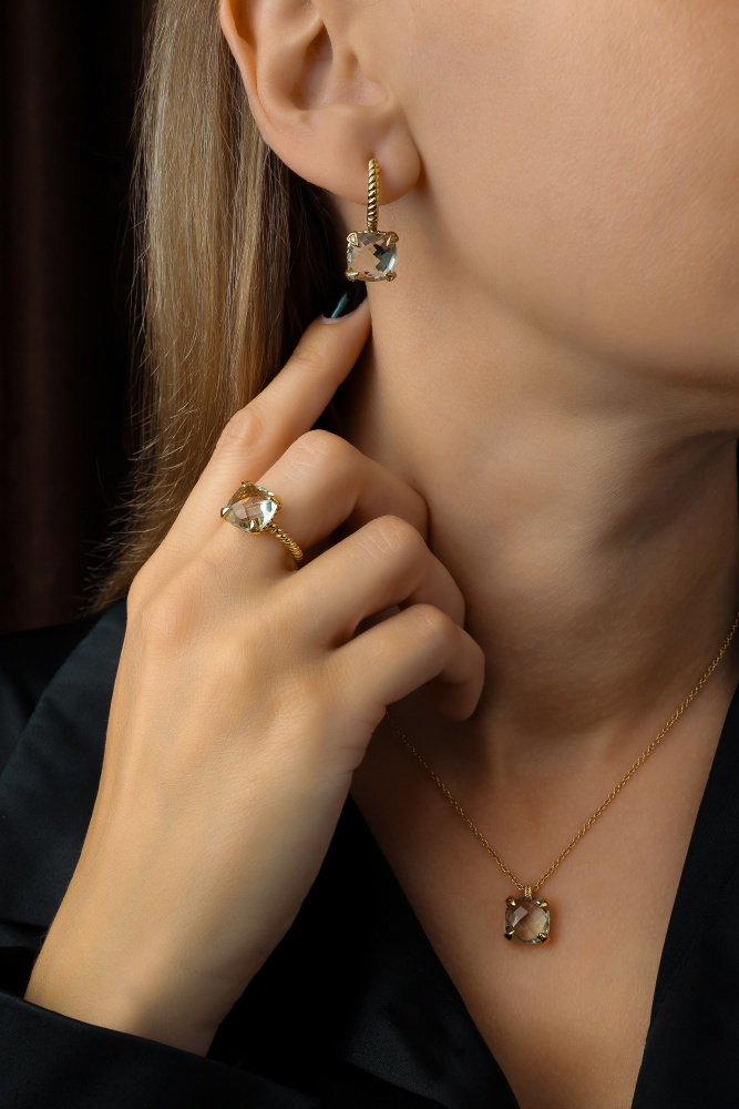 Колье PERONI prazialite 