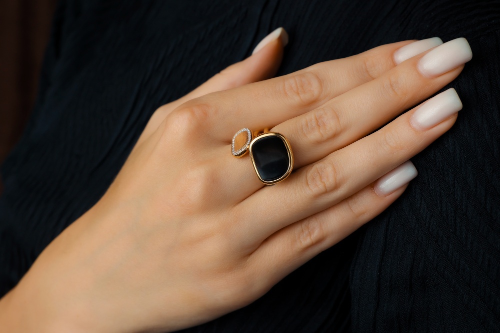 Кольцо Roberto Coin Black Jade коллекция 2022-2023