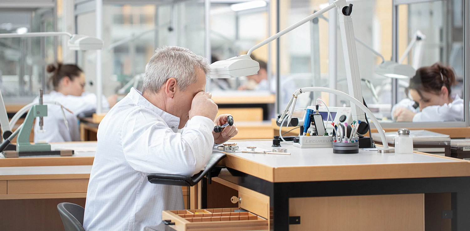 Механика в тренде в век цифровых технологий: почему классические часы ценятся выше смарт-устройств?