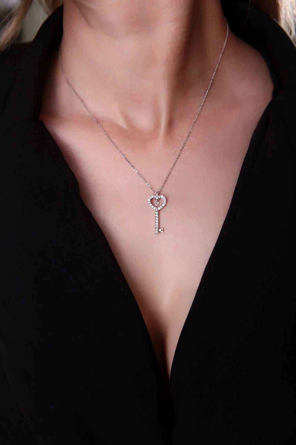 Vega — самая яркая звезда Лиры и PVG